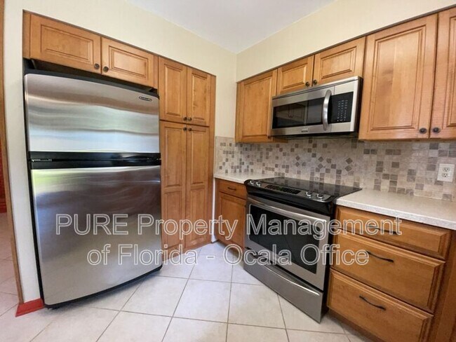 Building Photo - 4211 SW 6th Ave