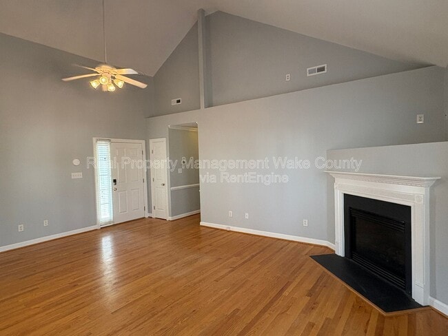 Building Photo - 828 Shackleton Rd