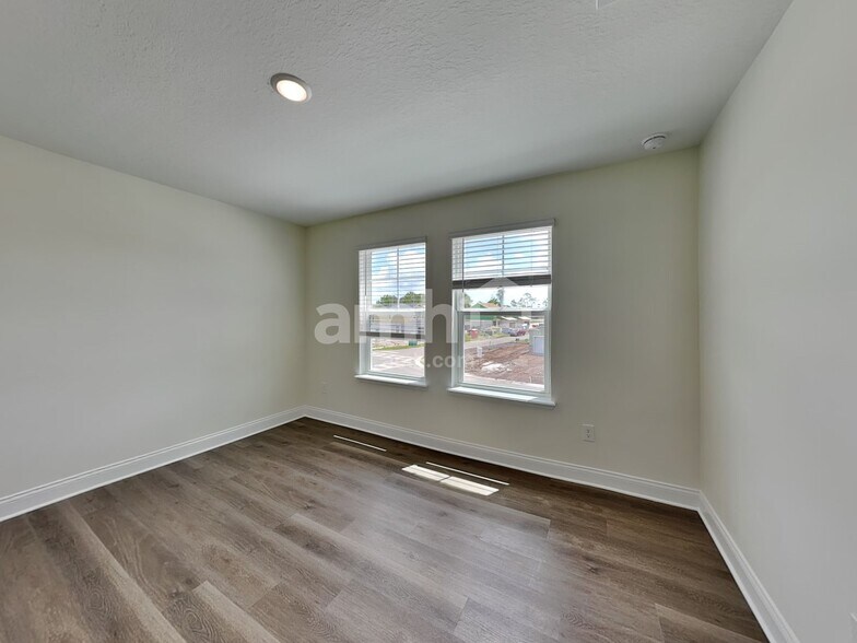 Building Photo - 5660 Oesterle Rd