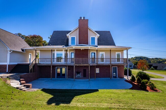 Building Photo - Greenback 37742 - 4 bedroom, 4.5 bath home...