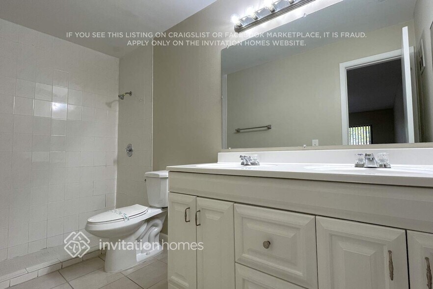 Building Photo - 11221 SW 117th Ct