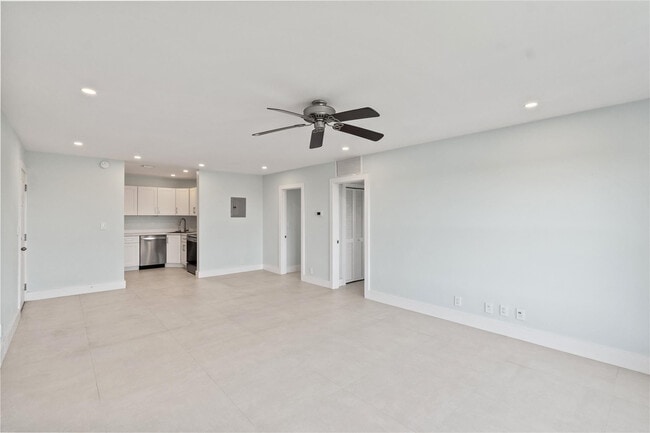 Building Photo - 1770 E Las Olas Blvd