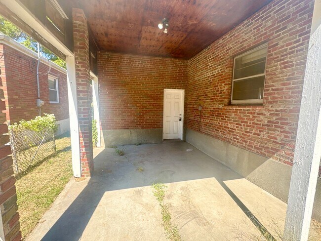 Building Photo - SECTION 8 IS GLADLY ACCEPTED 3 Bed 1.5 Bath With 2 Car Detached Garage