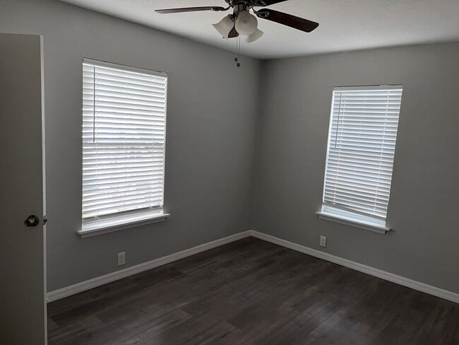 Building Photo - Wheatley Heights