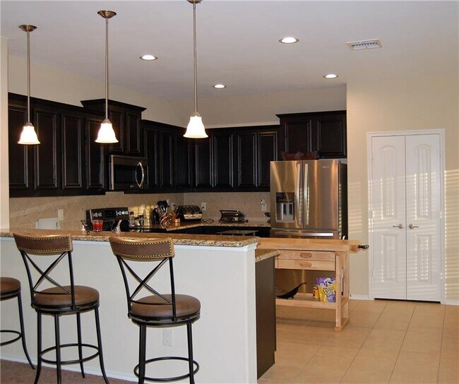 Building Photo - 2201 Liriope Ln
