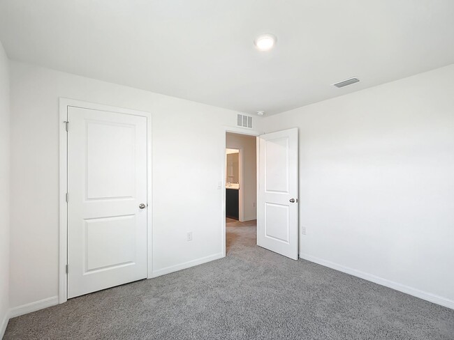 Building Photo - NEW HOME: 5/3: OCALA CROSSINGS SOUTH