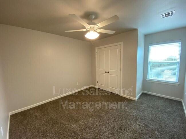Building Photo - 12010 Rhya Ln