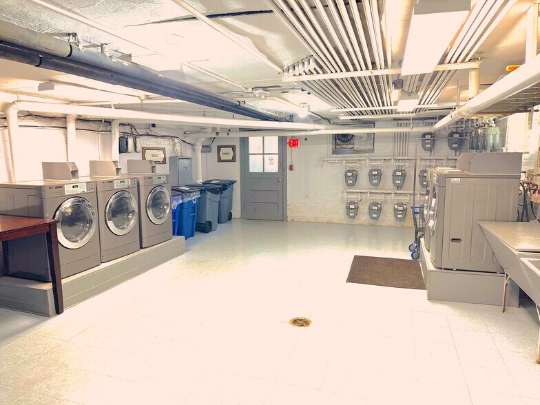 Building Photo - 1700 Kennedy Blvd