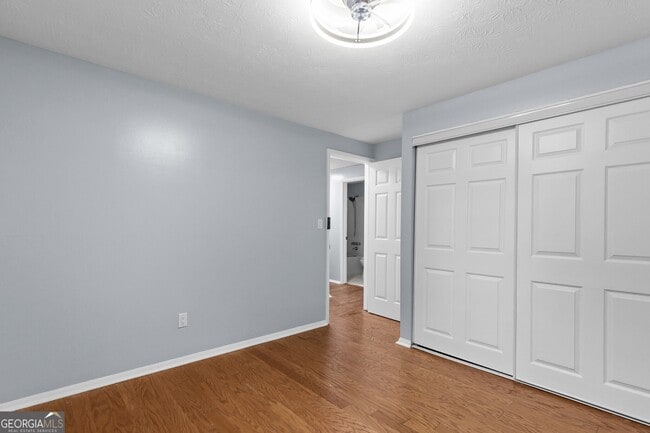 Building Photo - 5136 Rock Glen Dr