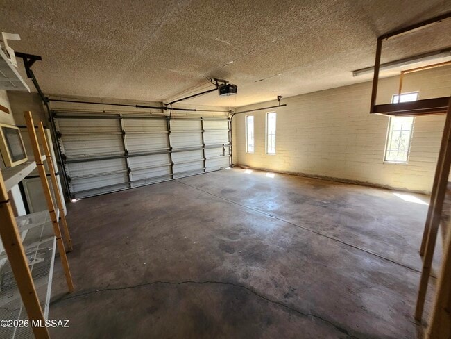 Building Photo - 4841 N Paseo Presidio