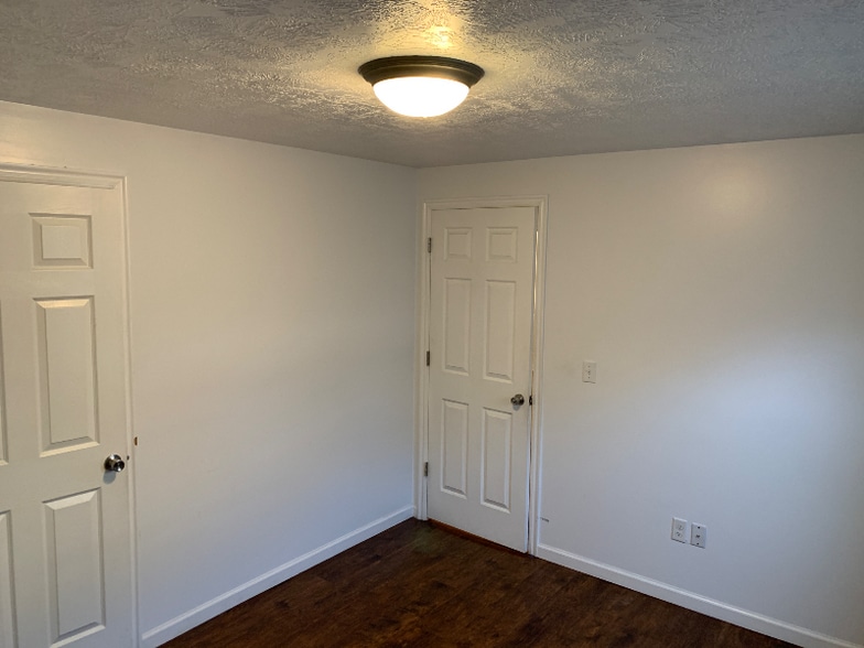 Building Photo - 5033 W Black Granite Way