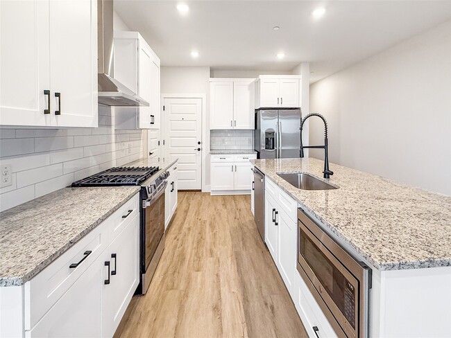 Building Photo - 5605 Mobeetie Lp