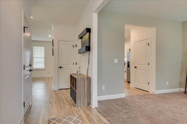 Building Photo - Beautiful Home in a Great Neighborhood