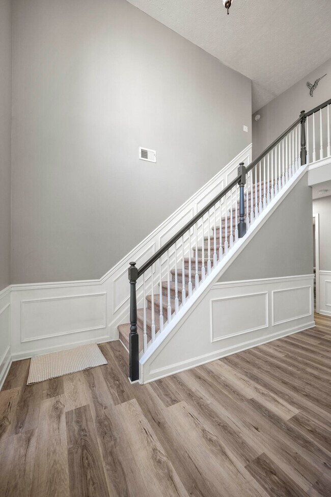 Building Photo - 4016 Kenesaw Dr