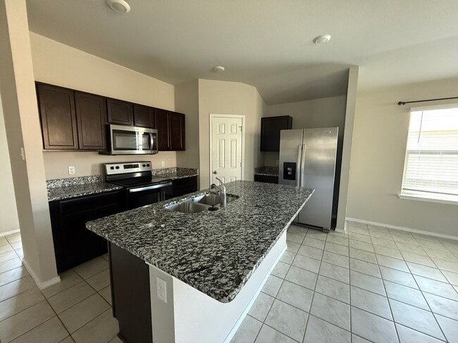 Building Photo - 5701 Madelyn Dr