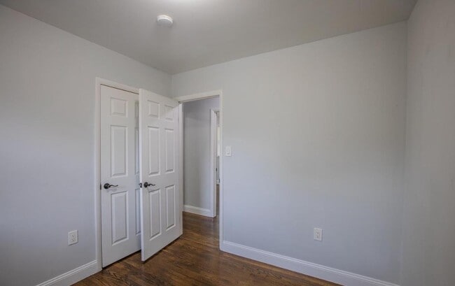 Building Photo - 5707 Alan Dr