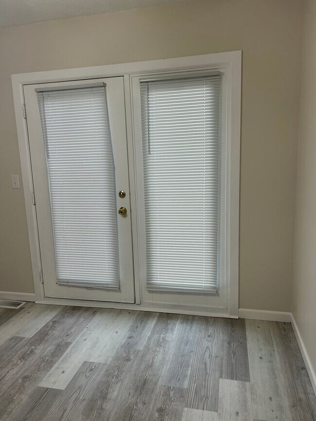 Building Photo - 1121 S 23rd St