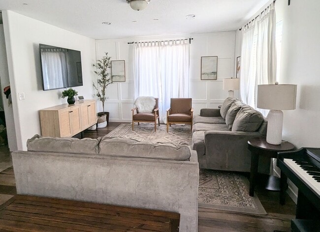 Building Photo - 5 Bedroom/3.5 Bathroom House in Lehi