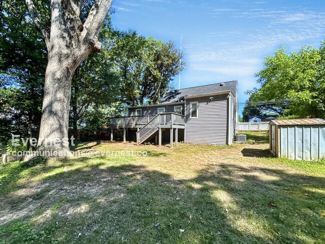Building Photo - 1807 Dresden Dr NE