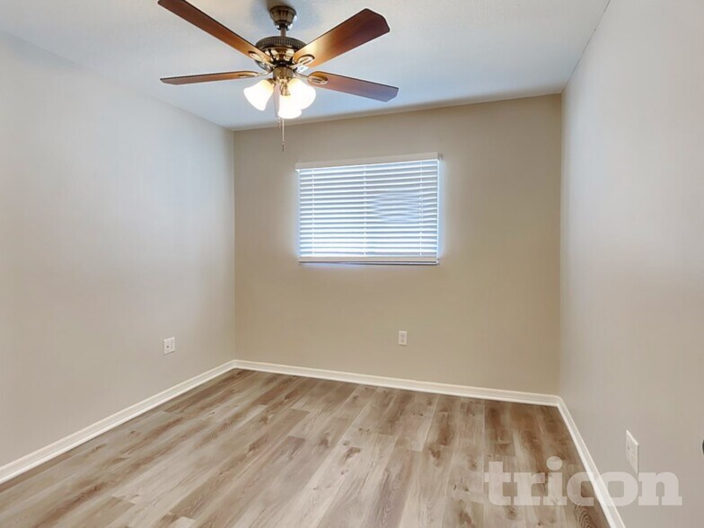 Building Photo - 2707 95th St E