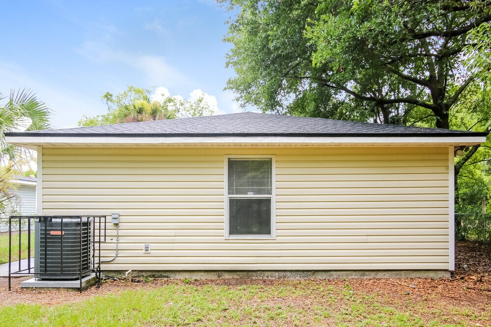 Building Photo - 1529 Spearing St