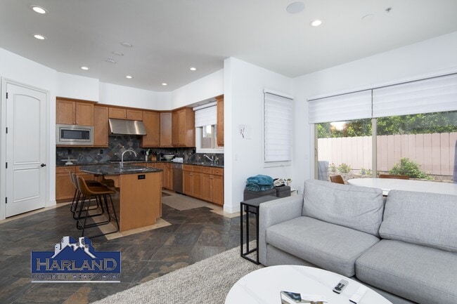 Building Photo - 760 Bonair Pl