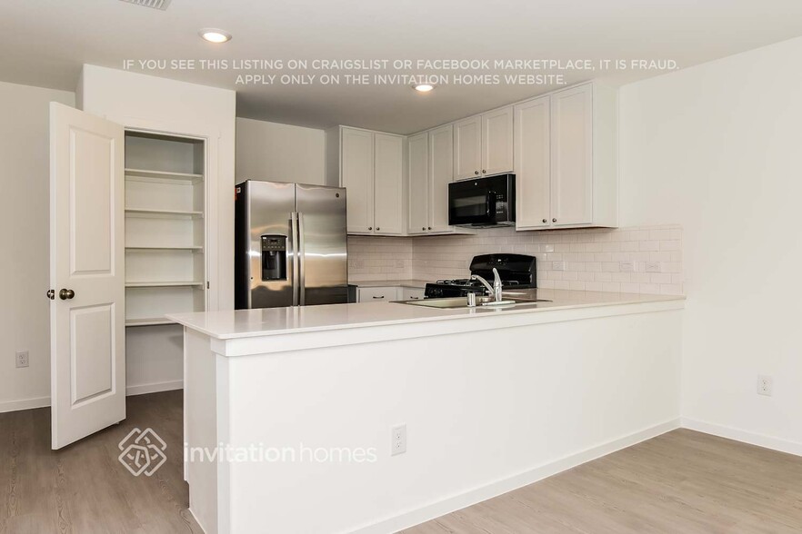 Building Photo - 1712 Poptic Ln