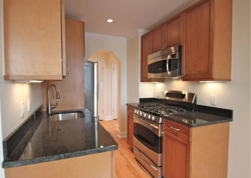 Building Photo - 85 Brattle St