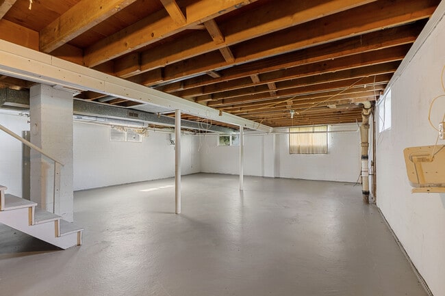 Building Photo - 18 John Collins Cir