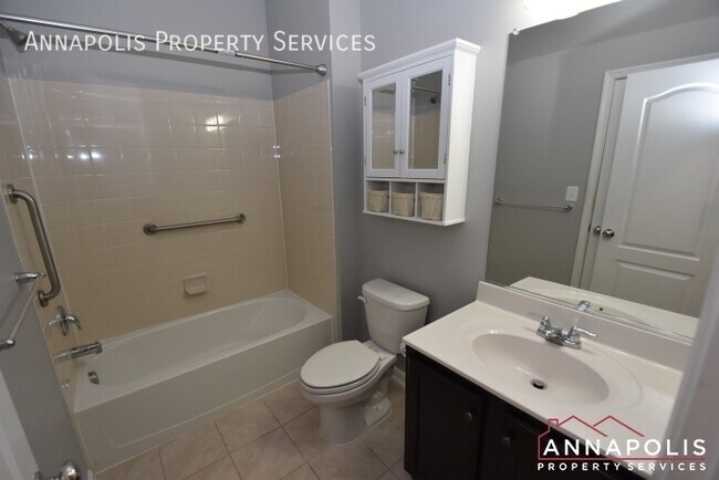 Building Photo - 8289 Meadowood Dr