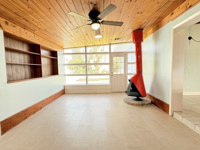 Building Photo - Beachside Bungalow in Ormond Beach!
