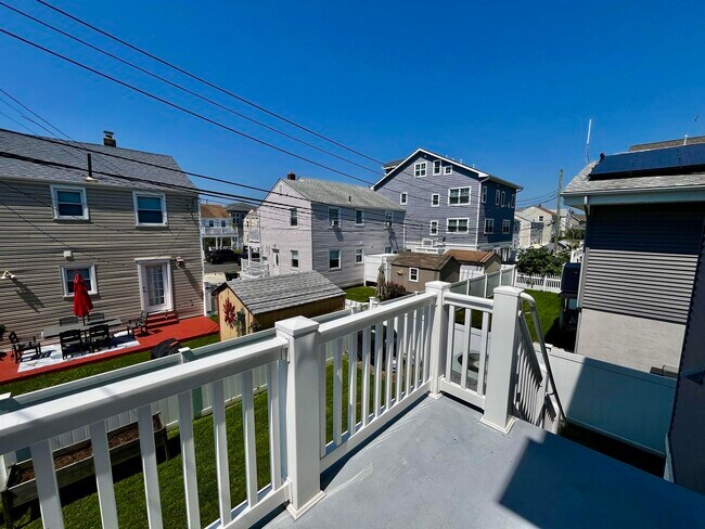 Building Photo - 304 N Vendome Ave