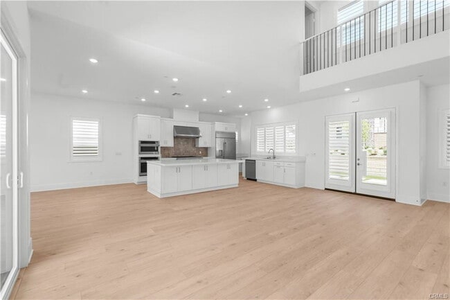 Building Photo - 240 Sora