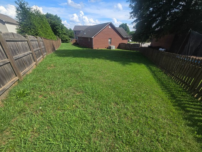 Building Photo - Conveniently located 3br/2ba house in Maryville