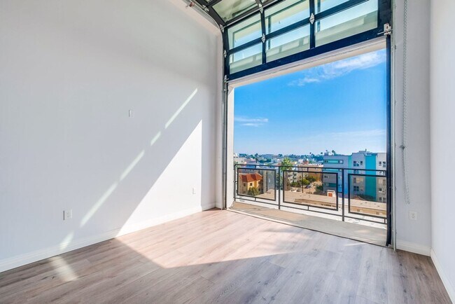 Building Photo - Prime Koreatown - Brand New 1Bd/1Ba 2 Story Loft w/W/D - 6 Weeks Free Rent Concession!