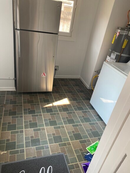 Building Photo - 152 N Bonnie Ave