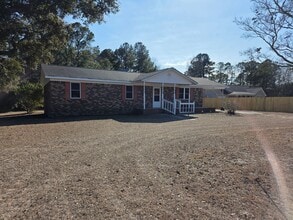 Building Photo - Private 3BR Retreat Minutes from Base & Topsail Beaches