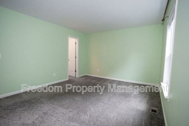 Building Photo - 2425 Morgans Point Dr