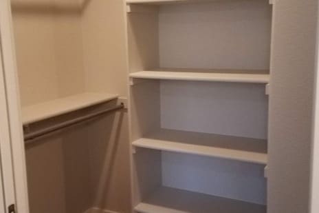 Master Walik In Closet - 448 Trailcrest Ct