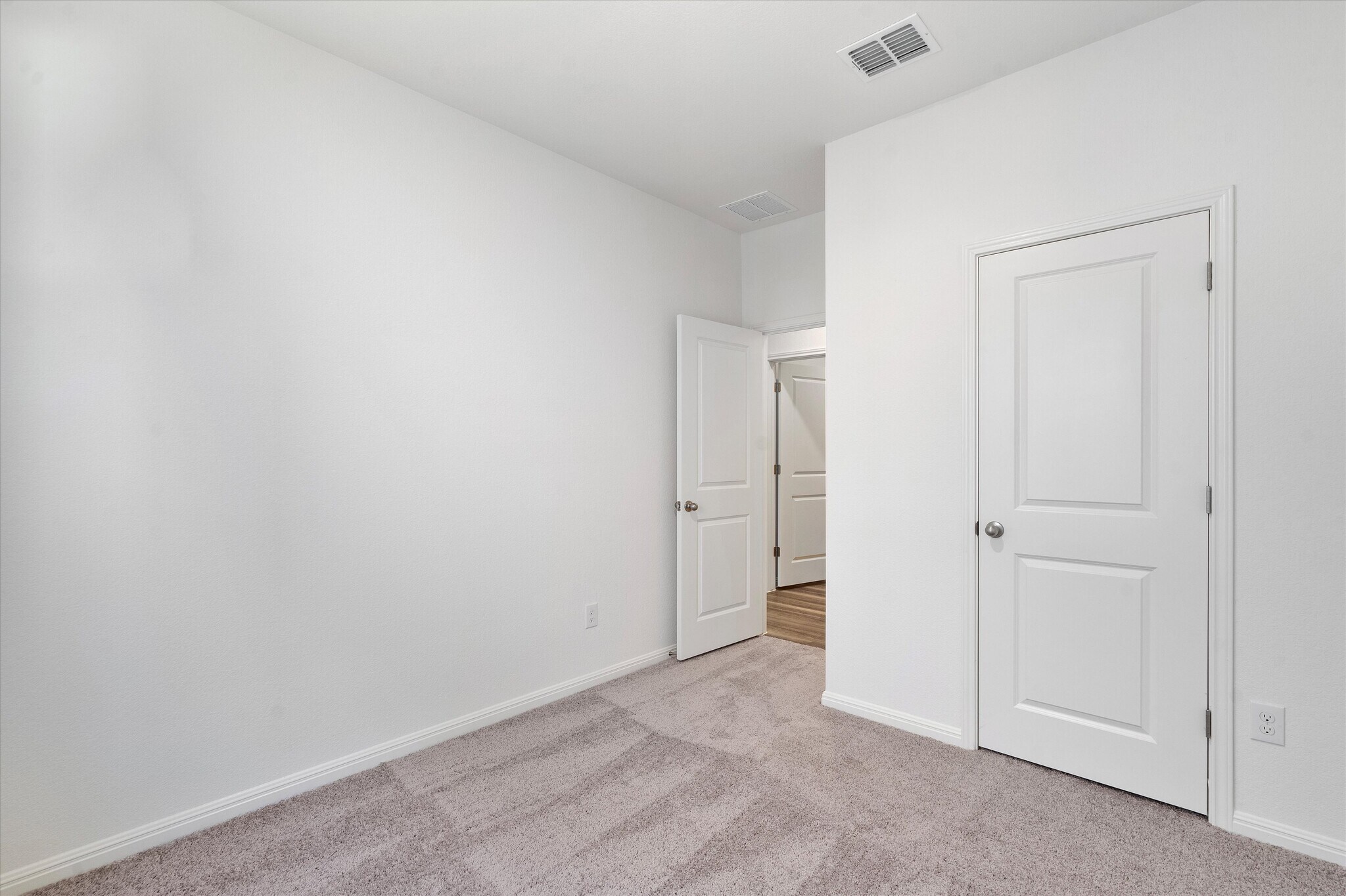 Building Photo - 118 Bluegill Dr