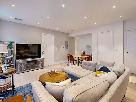 Building Photo - lnblok