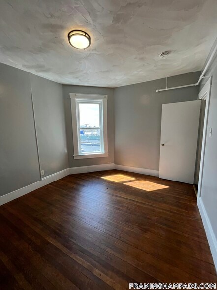 Building Photo - 64 Hollis St