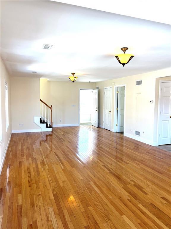 Building Photo - 31 Garfield Ave