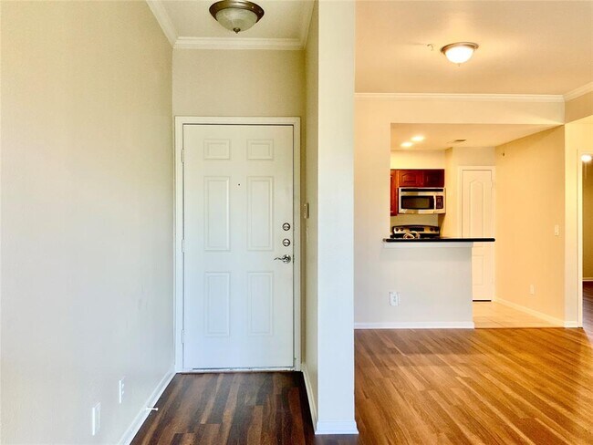 Building Photo - 6000 Shepherd Mountain Cove