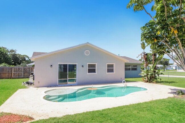 Building Photo - 1195 Cotton Rd NE