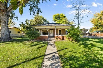 Building Photo - Charming Country Home on 1 Acre – 2 Bed, 1...
