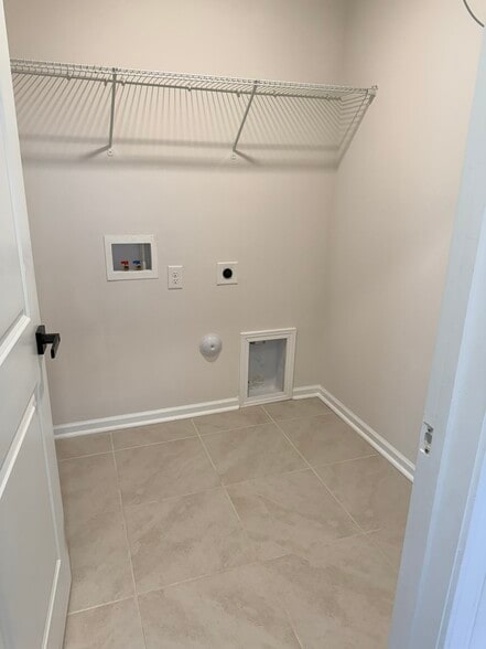 Building Photo - 726 Little Bluestem Dr