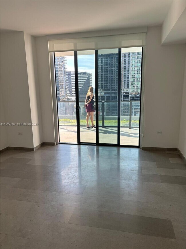 Building Photo - 68 SE 6th St