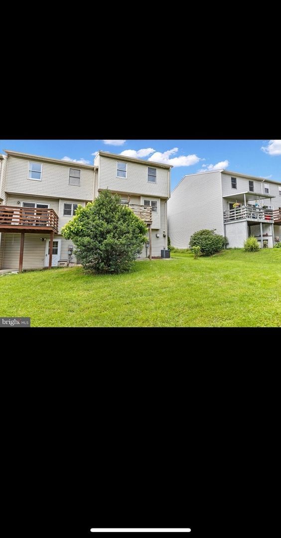 Building Photo - Spacious 3BR Townhome in Harrisburg