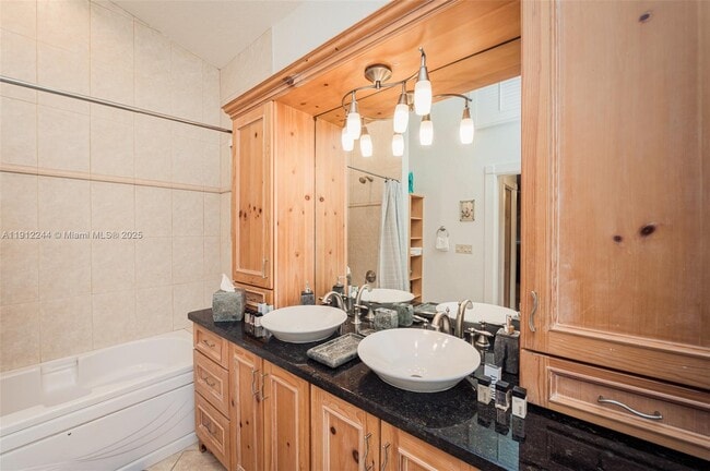 Building Photo - 302 Balboa St